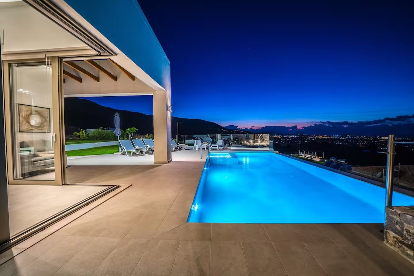 Con Vista villa pool and terrace